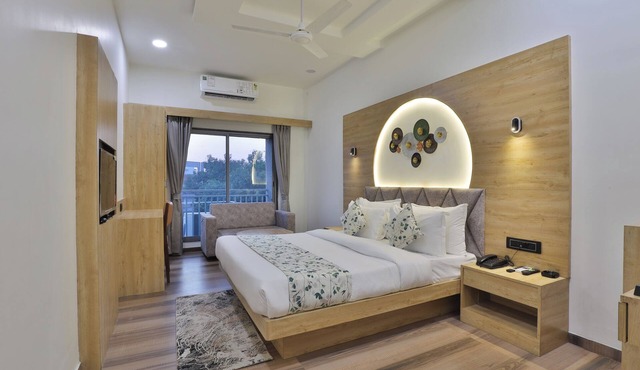Hotel SR Laxmi in Anand