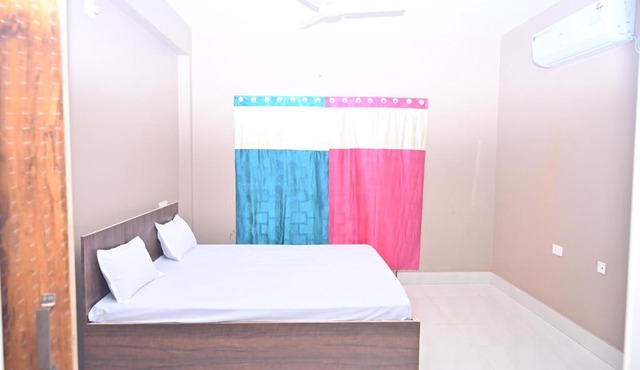 Hotel Sri Sai Plaza Inn