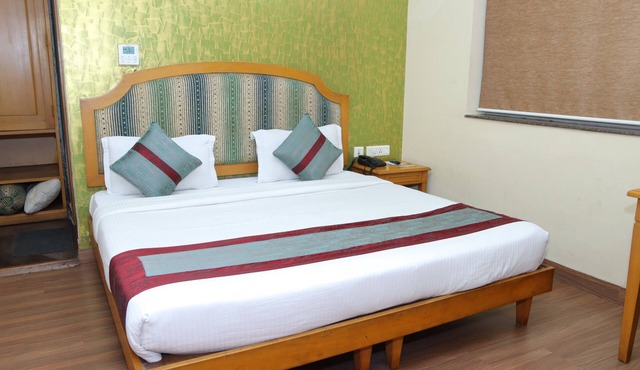 Hotel Sudesh Tower in Kolkata
