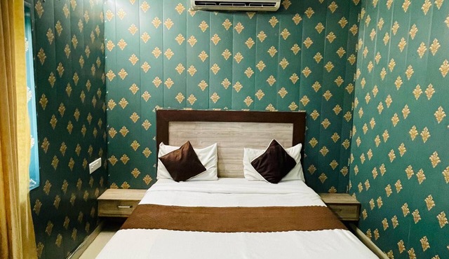 Hotel Taj Royale