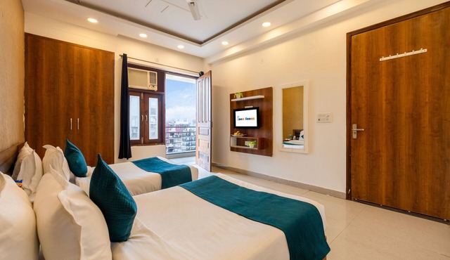 Hotel the classic inn noida sec 70