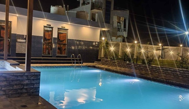Hotel The Crystal in Māvli
