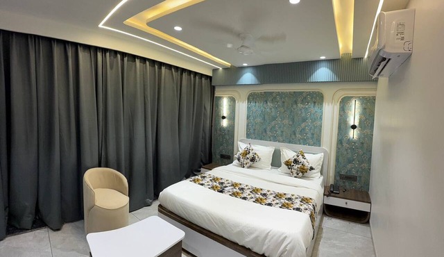 Hotel Vallabh Sky in Vadodara