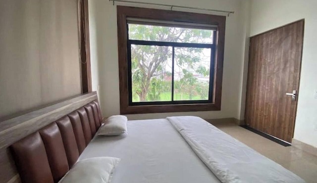 Hotel Vasant Gajraula