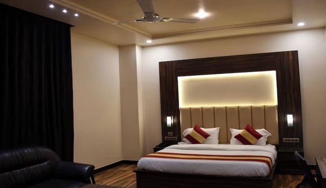 Hotel Vibharaj Palace