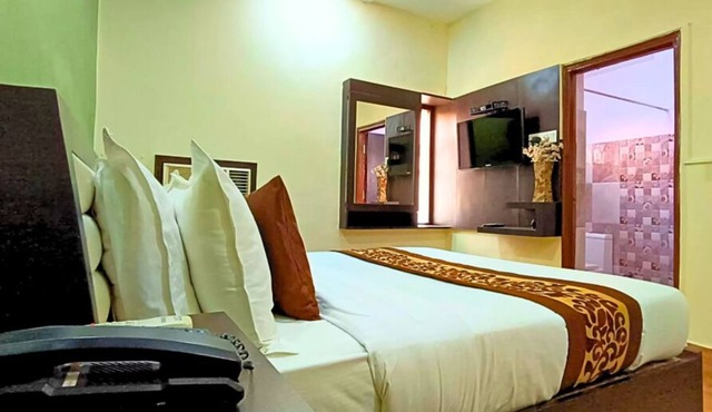 Hotel Vijay Deluxe