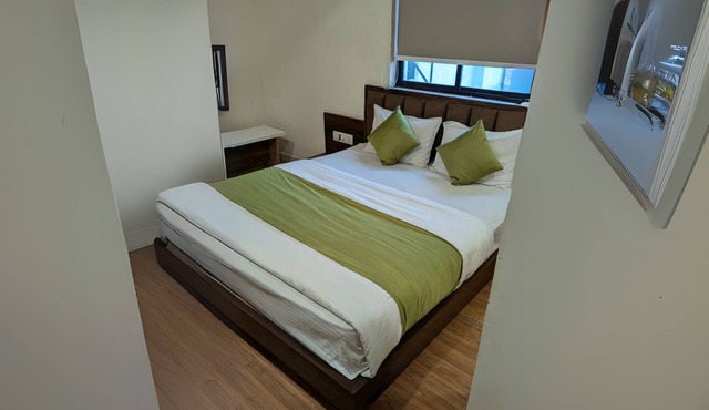 Hotel VR Inn in Vadodara