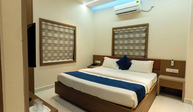 HOTEL VRINDA in Una