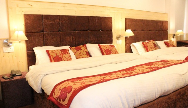 hotel yadu vilas in Phata