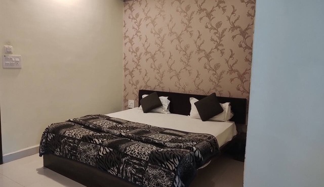 Hotel Yash Raj