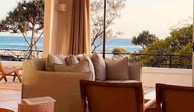 Houston Beachfront - Apartment 2 in Currumbin
