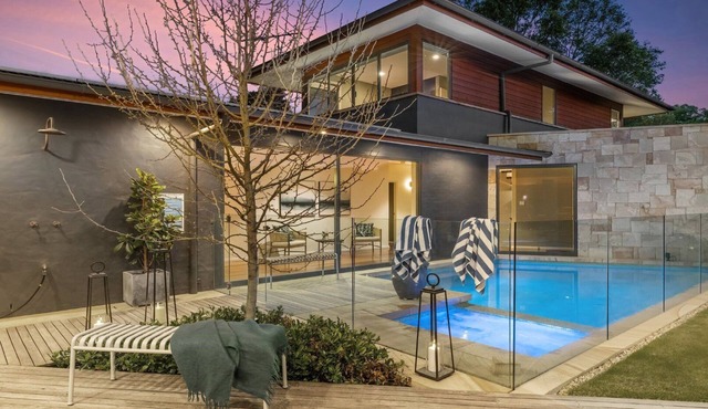 HUNTER VILLA - THE VINTAGE in POKOLBIN