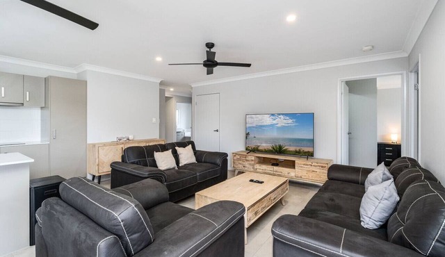 Ideal for Tradies and Nurses in Eli Waters