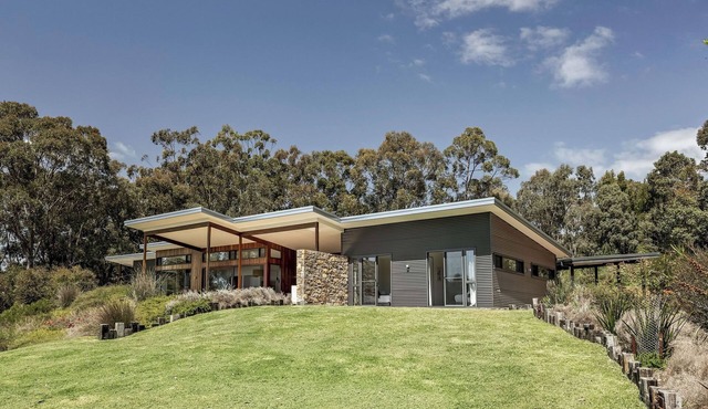 IDYLLIC RURAL ESCAPE BOASTING BREATHTAKING BUSHLAND VIEWS in Yallingup