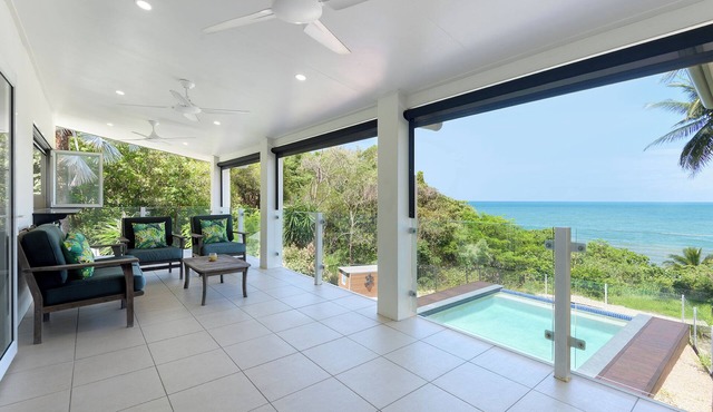 Incredible Beachfront home, 10 min to Port Douglas in Mowbray