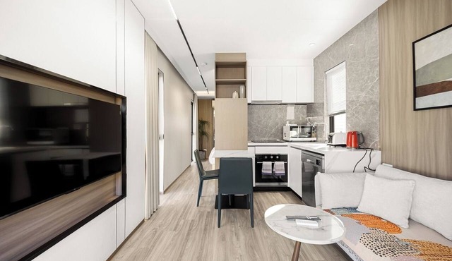 Inviting Modern Tiny Home 8 Min Walk to Station in Mitcham