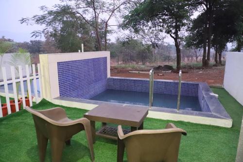 Ivy Bliss Studio with Private Pool, B 13, Karjat in Karjat