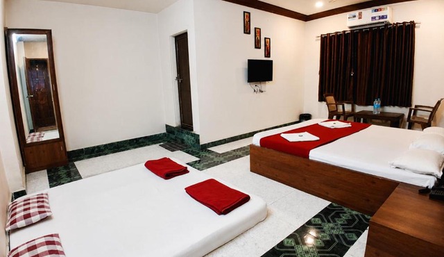 J J Lodging in Kolhapur