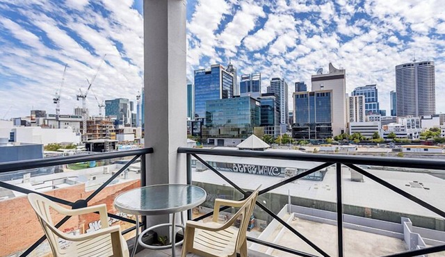 James on the Park - Executive Escapes in Northbridge