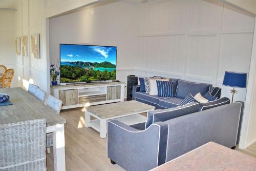Joanna Cottage - Bring your own linen in South West Rocks