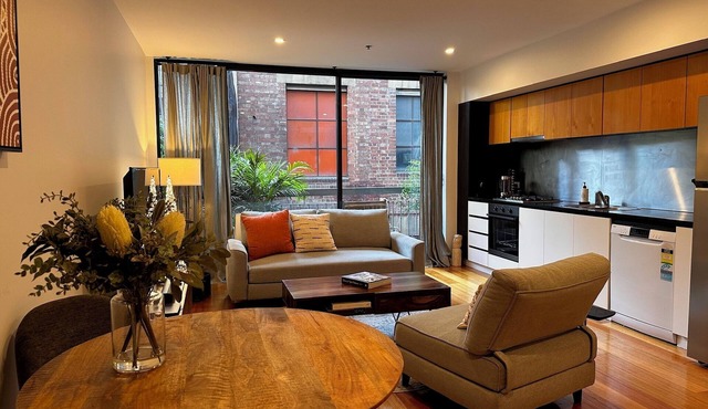 Juliet | Laneway Gem · Theatre Precinct · Free Parking, Parking option in Melbourne