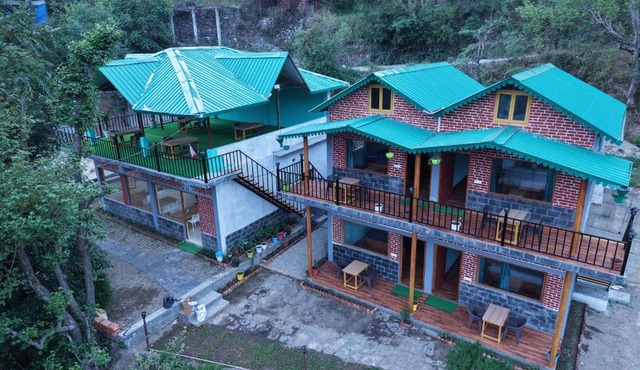Jungle Valley Camp & Resort