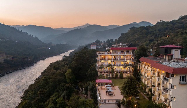 juSTa Riverside Resort - Srinagar