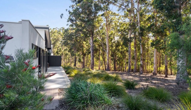 Karriscape provides a peaceful location to enjoy your down south getaway. You will find everything y in Margaret River