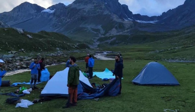 Khan Camping Naranag in Sonāmarg