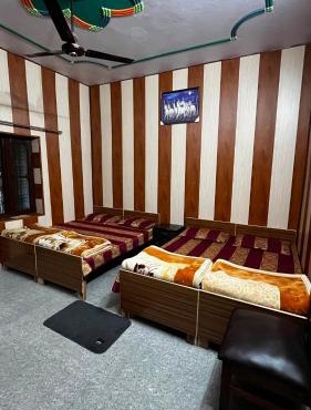 Khushraali hotel and restaurant in Rudraprayāg