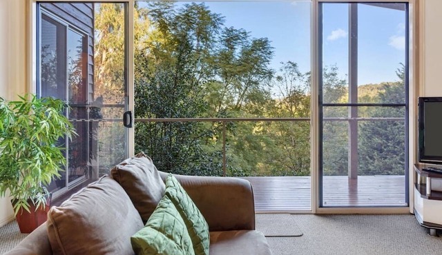 Kookaburra Kottage Luxury Chalet 2 Bedroom in Ravensbourne