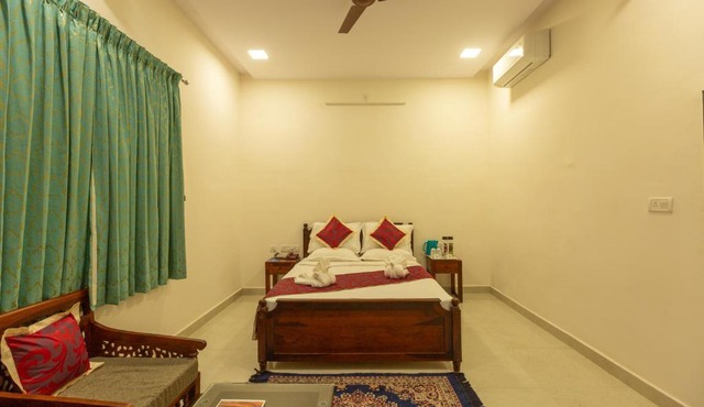 KSTDC Hotel Mayura Adilshahi Bijapur