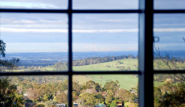 La Cachette in Upwey 3BR Retreat with Mountain Views in Upwey