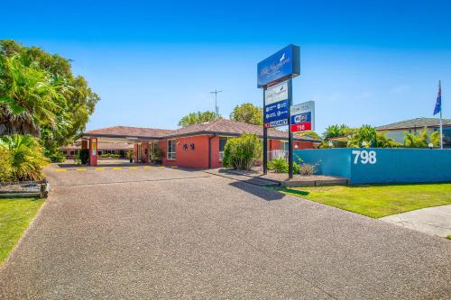 Lake Macquarie Motor Inn in Belmont