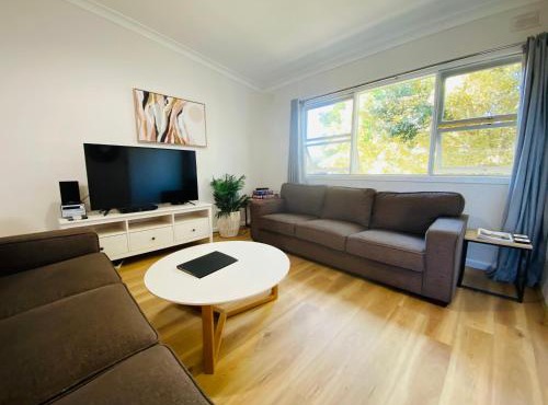 Large Home and Yard Gateway to Barossa, Davoren Park in Smithfield