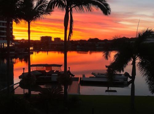 Large Waterfront Property with Spectacular Views & Sunsets in Gold Coast