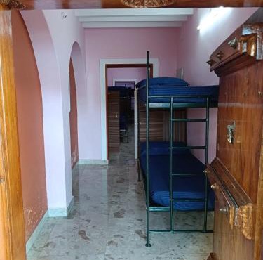 Le Apex Hostel