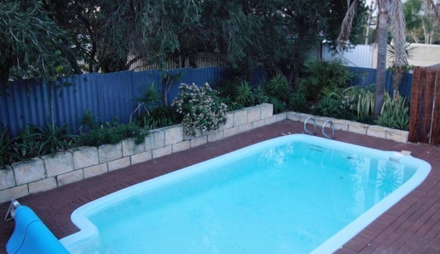 Lemon Tree Cottage - beautiful holiday home with pool near Hillary's, Perth in Padbury