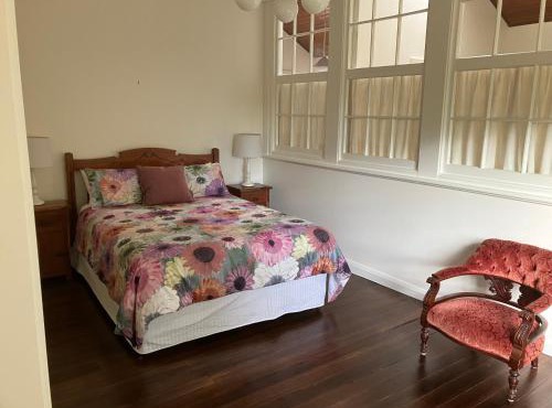 Library Cottage in Hamilton