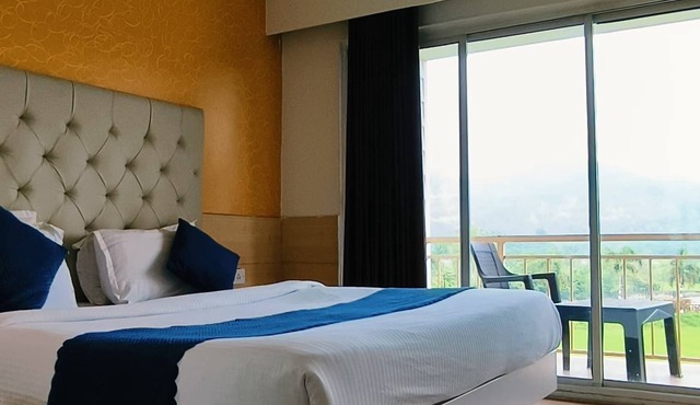 Limewood Riverside Resort in Ramnagar