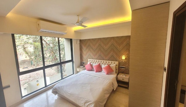 Lite Stays - Kurla West in Mumbai