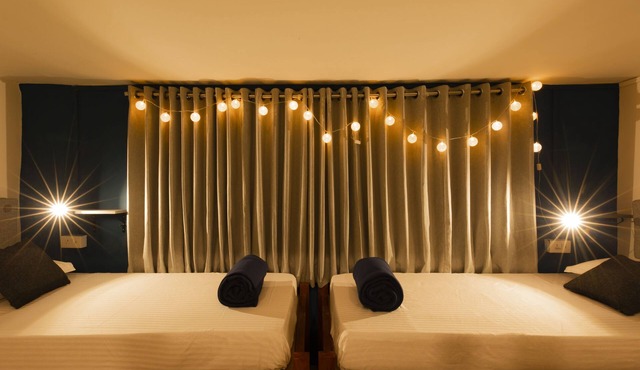 Locomo Hostel OG - Stay Work Eat in Mumbai
