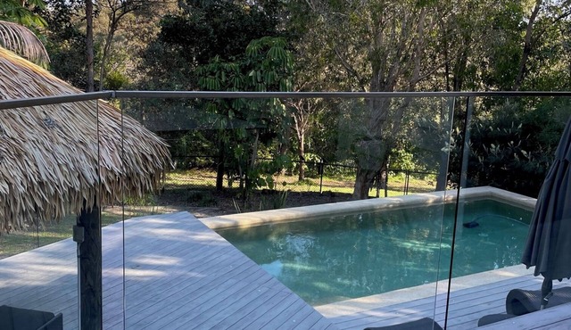 Longboard Beach House - WiFi (unlimited) & Pet Friendly in Sunrise Beach