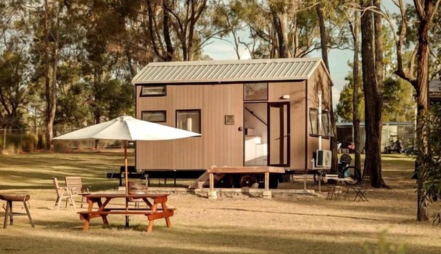 Luxurious Tiny House Loft Surrounded by Plenty of Wildlife and Near the Coast in Queensland, Australia in Jimboomba