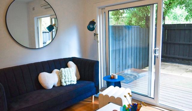 Luxury 2-bed unit with courtyard, in central Prahran in Prahran