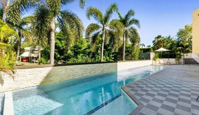 Luxury 2 BR North Ward in North Ward