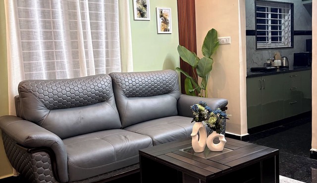 Luxury Stay 20 mins away from Airport!