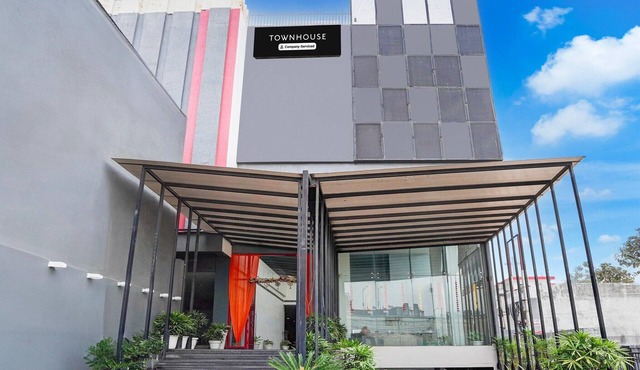 Luxury Stays Gomti Nagar Lucknow