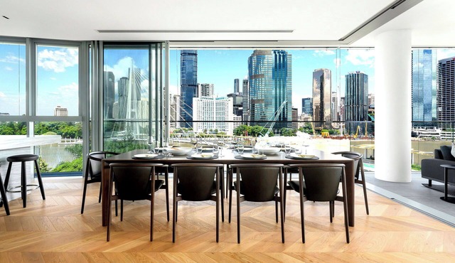 Luxury Villas Brisbane Skyhome (With City Views) in Kangaroo Point