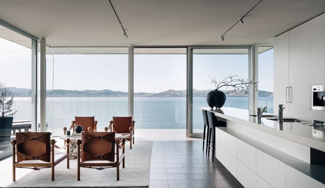 Luxury waterfront home with beach access in Sandy Bay